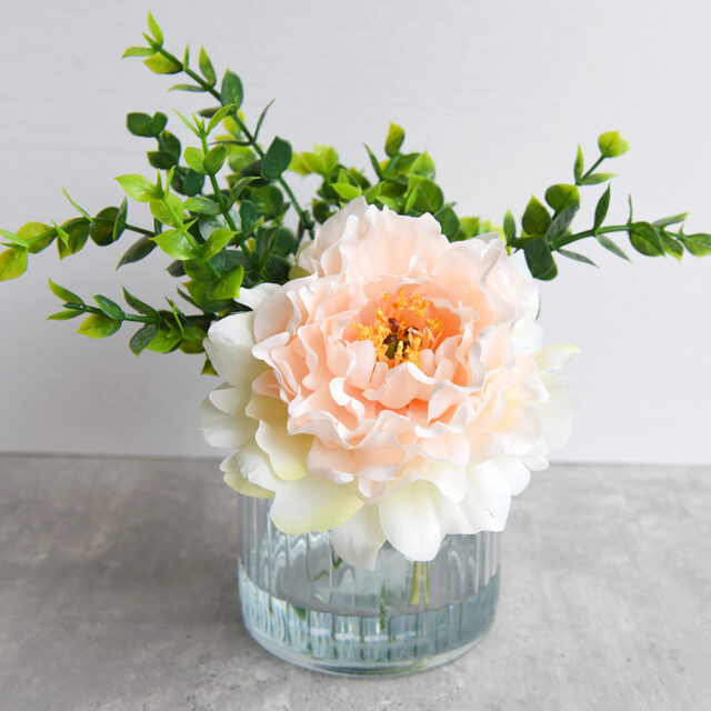 Silk Flower Cream In Glass Vase With Resin Water